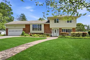 10 Darien Pl, East Northport, NY 11731 - Photo 2