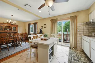 10 Darien Pl, East Northport, NY 11731 - Photo 22