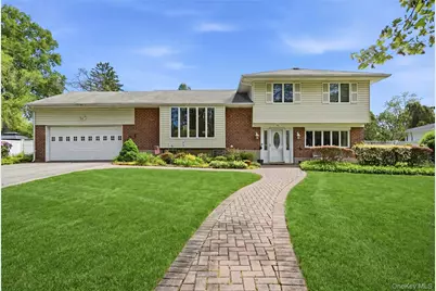 10 Darien Place, East Northport, NY 11731 - Photo 1