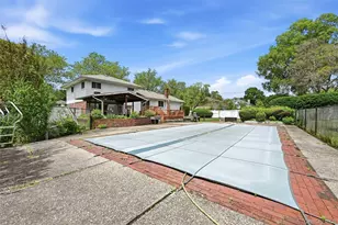 10 Darien Pl, East Northport, NY 11731 - Photo 36