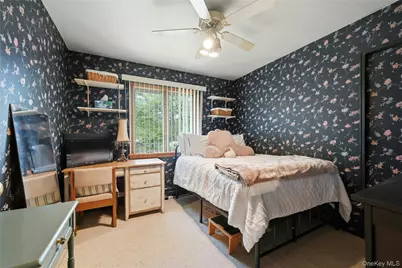 10 Darien Place, East Northport, NY 11731 - Photo 28