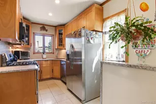 1615 Estelle Ave, Elmont, NY 11003 - Photo 12