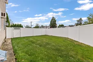 3 Cheshire Rd, Bethpage, NY 11714 - Photo 26