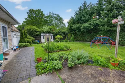 220 Grant Avenue, Saint James, NY 11780 - Photo 20