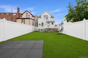 916 Clarence Ave, Bronx, NY 10465 - Photo 18