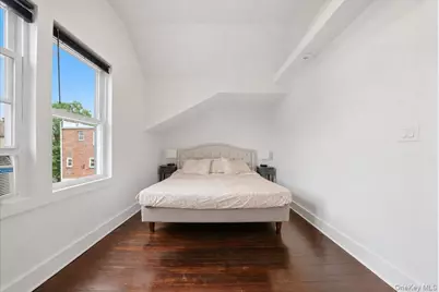 916 Clarence Avenue, Bronx, NY 10465 - Photo 10
