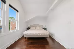 916 Clarence Ave, Bronx, NY 10465 - Photo 10