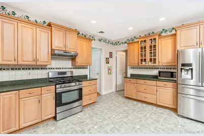 45 Oak Run, Stony Brook, NY 11790 - Photo 8