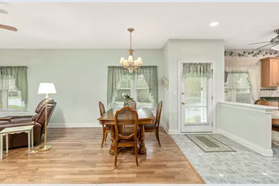 45 Oak Run, Stony Brook, NY 11790 - Photo 6