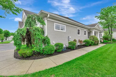 45 Oak Run, Stony Brook, NY 11790 - Photo 2