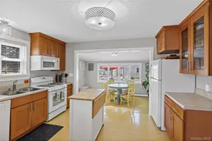 83 Beach Rd, Aquebogue, NY 11901 - Photo 8