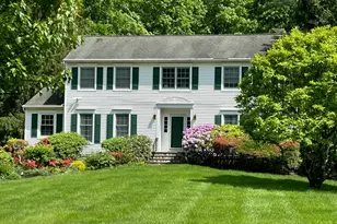 16 Fox Den Rd, Mount Kisco, NY 10549 - Photo 2
