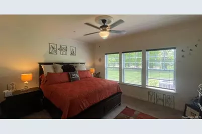 40 Greentree Court, Shirley, NY 11967 - Photo 16