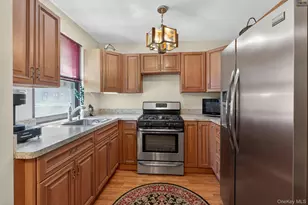 128 Virginia Rd, White Plains, NY 10603 - Photo 14