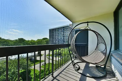 152-18 Union Turnpike #5O, Flushing, NY 11367 - Photo 4