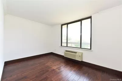 152-18 Union Turnpike #5O, Flushing, NY 11367 - Photo 14
