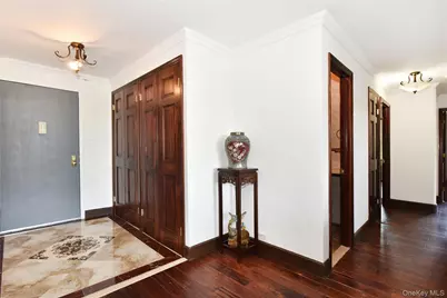 152-18 Union Turnpike #5O, Flushing, NY 11367 - Photo 2