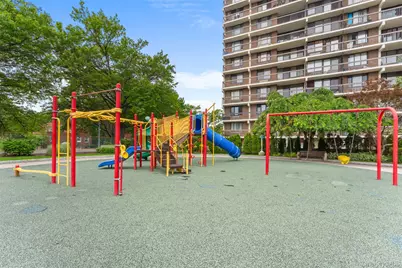 152-18 Union Turnpike #5O, Flushing, NY 11367 - Photo 20