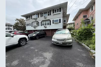 3 Annmarie Place, Yonkers, NY 10704 - Photo 2