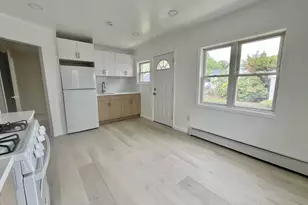33 Cherry Ln, Carle Place, NY 11514 - Photo 4