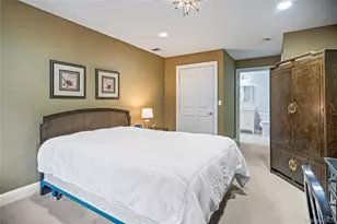 1075 Savoy Dr, Melville, NY 11747 - Photo 20