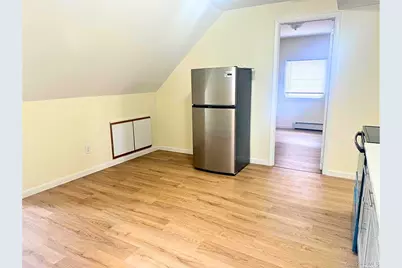 79-38 209th Street #2nd FL, Hollis, NY 11364 - Photo 4