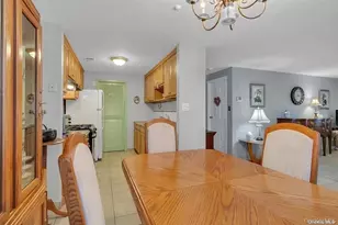 837 Blue Ridge Dr, Medford, NY 11763 - Photo 2