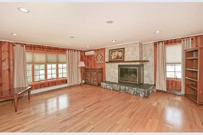 18 Homeland Drive, Huntington, NY 11743 - Photo 8