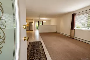 263 Tamerisk Ln, New Windsor, NY 12553 - Photo 2
