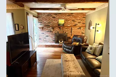 33A Hillside Avenue, Saint James, NY 11780 - Photo 4