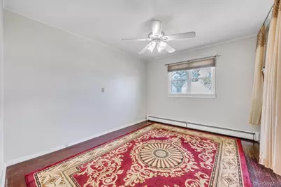 11 Edgewood Drive, Hicksville, NY 11801 - Photo 16