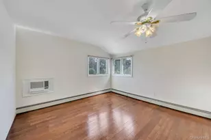 11 Edgewood Dr, Hicksville, NY 11801 - Photo 26