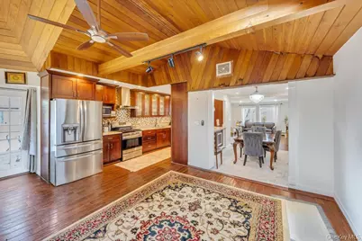11 Edgewood Drive, Hicksville, NY 11801 - Photo 12