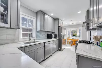 48 Liberty Avenue, Mineola, NY 11501 - Photo 4