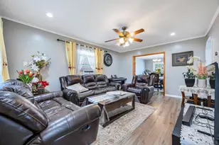 48 Liberty Ave, Mineola, NY 11501 - Photo 8