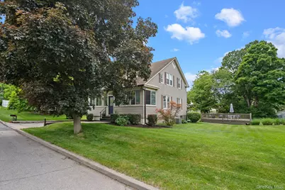 8 Beekman Street, Poughkeepsie, NY 12601 - Photo 2