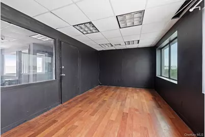 139-27 Queens Blvd, Briarwood, NY 11435 - Photo 4