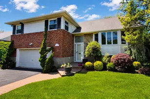 3452 Turf Rd, Oceanside, NY 11572 - Photo 2