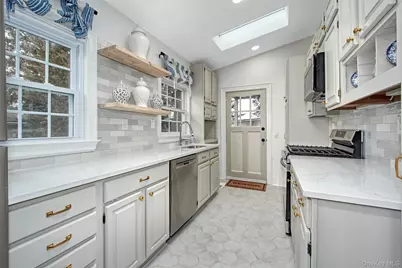 319 Oakland Beach Avenue, Rye, NY 10580 - Photo 8