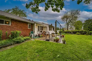 689 Bruce Dr, East Meadow, NY 11554 - Photo 32