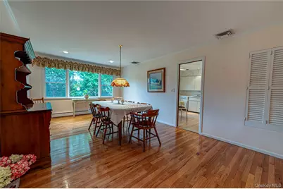 689 Bruce Drive, East Meadow, NY 11554 - Photo 8