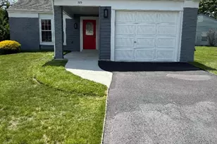 379 Larchmont Ct, Ridge, NY 11961 - Photo 18