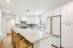 22 Shorehaven Ln, Manhasset, NY 11030 - Photo 8