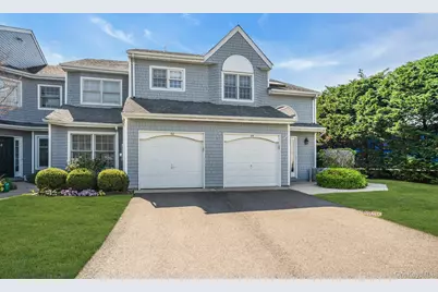 30 Lakebridge Drive S, Kings Park, NY 11754 - Photo 2