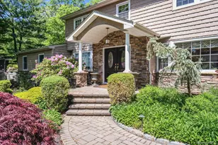 1 Sarah Dr, Dix Hills, NY 11746 - Photo 4