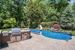 1 Sarah Dr, Dix Hills, NY 11746 - Photo 42