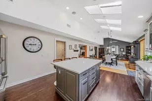 364 Twilight Ln, Smithtown, NY 11787 - Photo 12