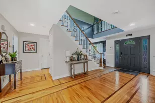 364 Twilight Ln, Smithtown, NY 11787 - Photo 18