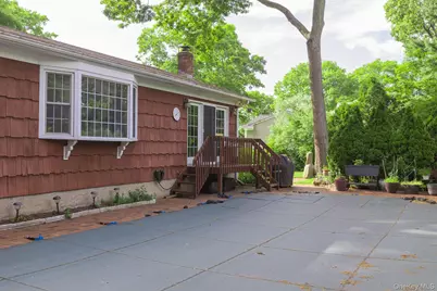 3 Boston Avenue, Medford, NY 11763 - Photo 30