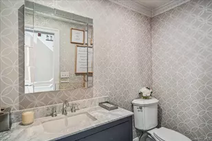 100 Elderfields Rd, Manhasset, NY 11030 - Photo 12